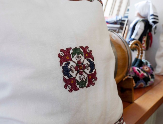 Zmijanjski vez-jastuk jpg