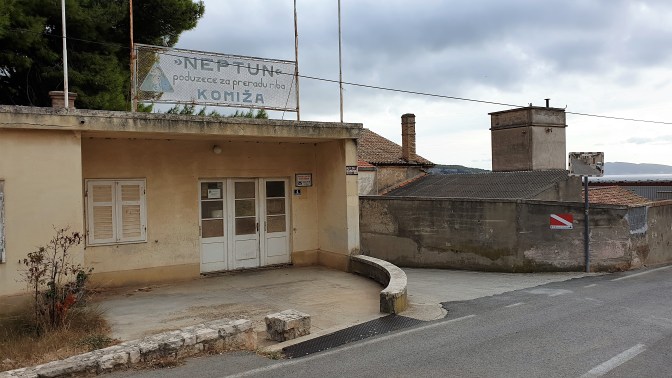 Tvornica Neptun Komiža